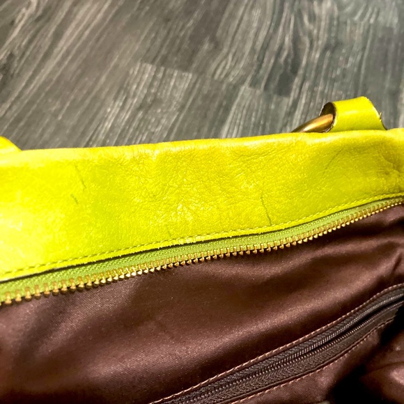 Coach leather Green bag with gold hardware. - Picture 7 of 7